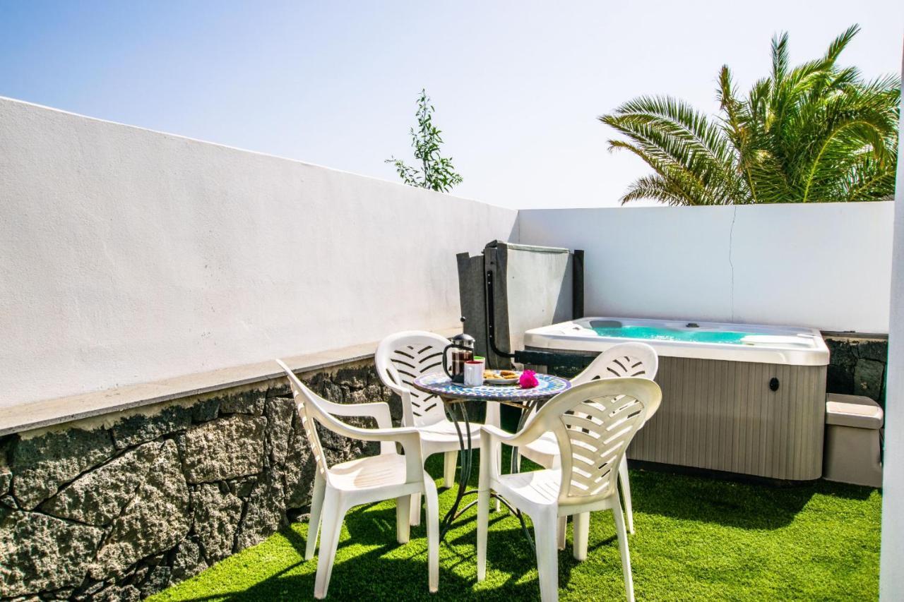Villa Alegranza - Lh190 By Villas Now Ltd Плая Бланка Екстериор снимка