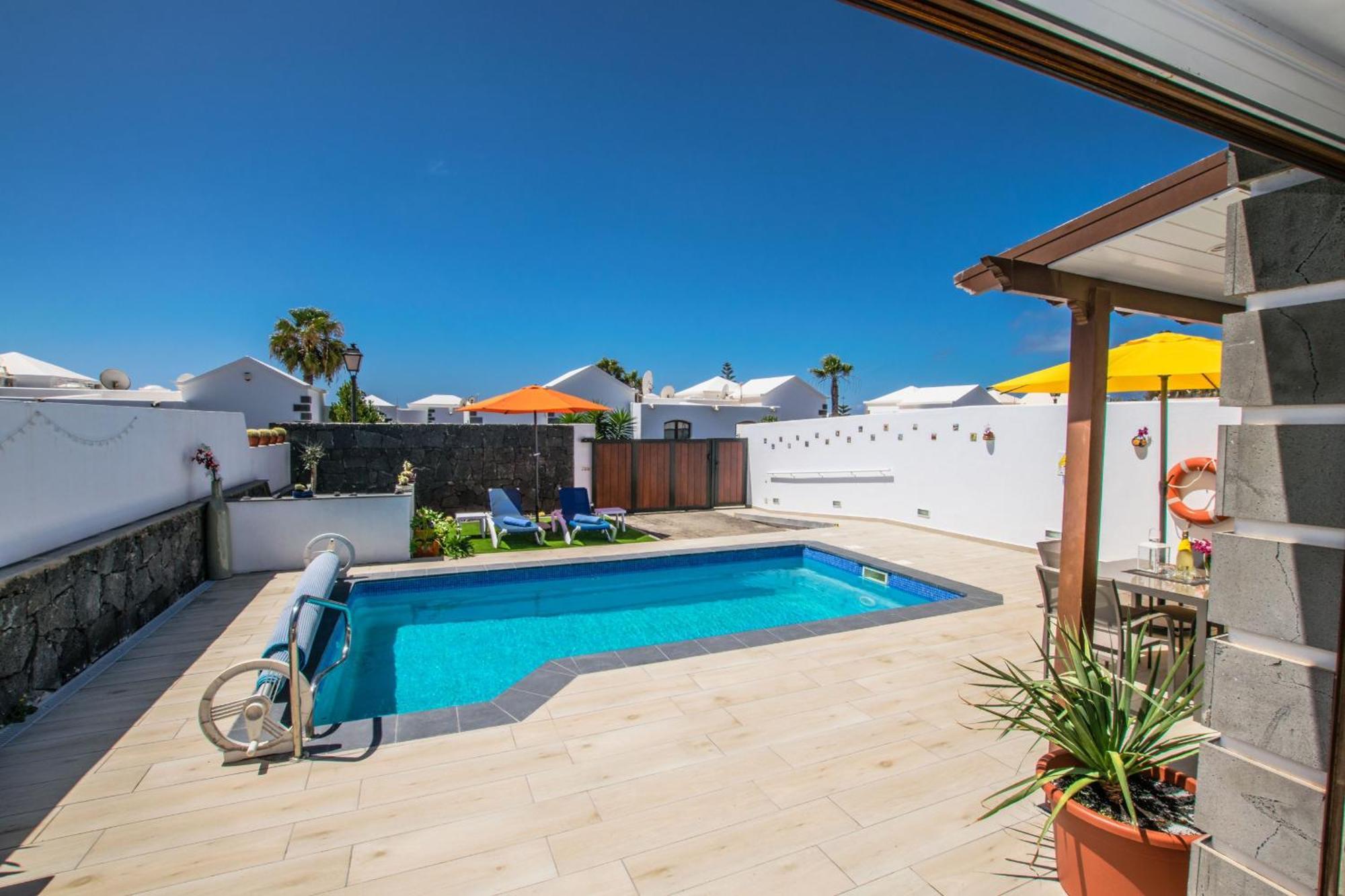 Villa Alegranza - Lh190 By Villas Now Ltd Плая Бланка Екстериор снимка